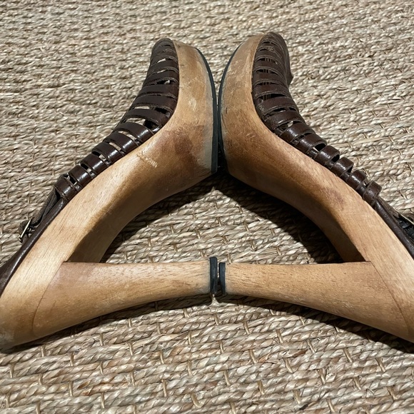 Michael Kors Brown Leather Strappy Sandals with Wooden Heels Size 8 - Picture 7 of 9